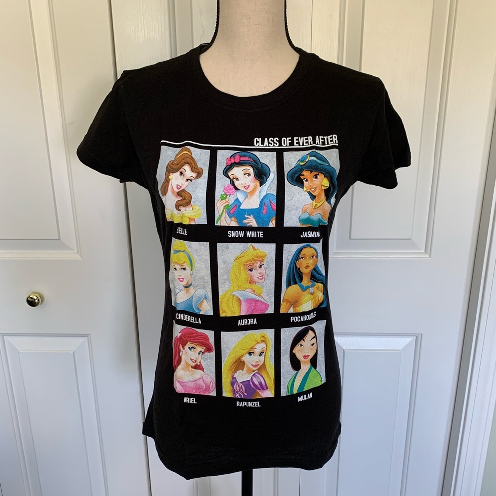 NWT Hot Topic Disney Princess Graphic T Shirt M